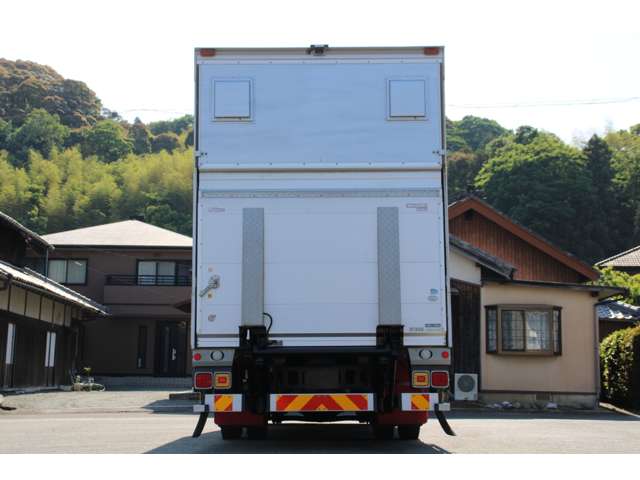 Isuzu Forward 6