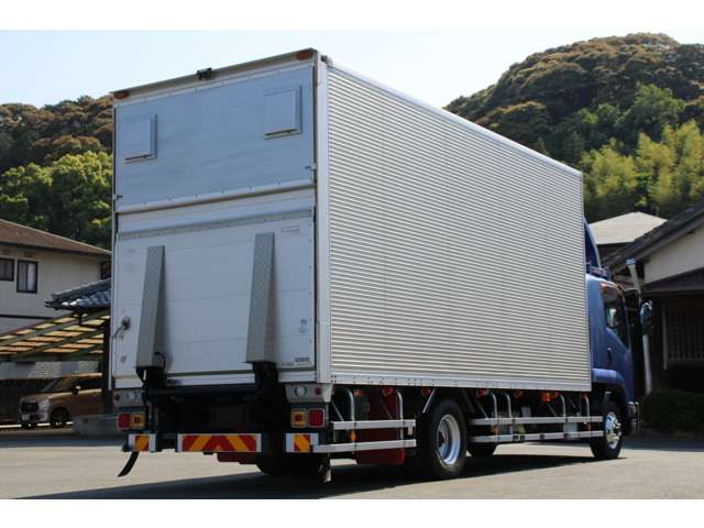 Isuzu Forward 8
