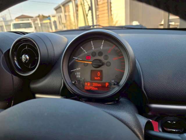MINI Crossover 10