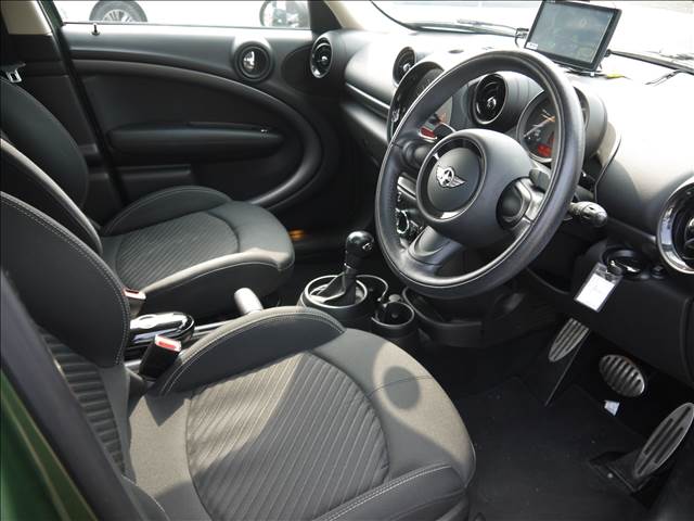 MINI Crossover 11
