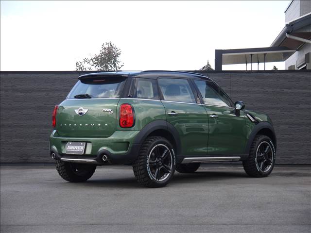 MINI Crossover 8