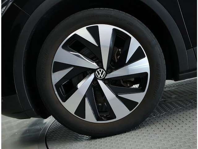 Volkswagen ID.4 7