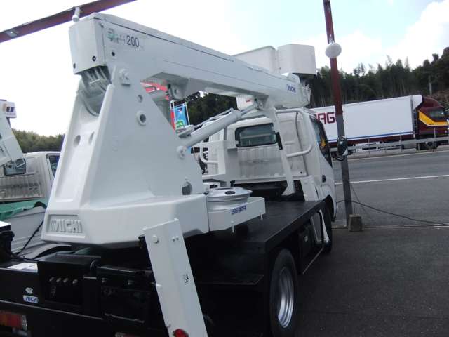 Hino Dutro 11