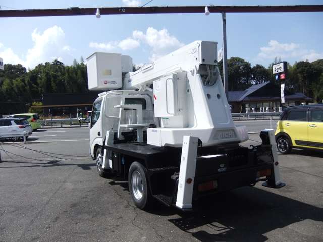 Hino Dutro 4