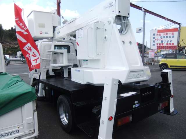 Hino Dutro 10