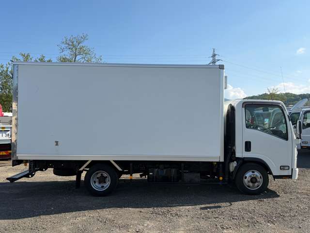 Isuzu Elf 4