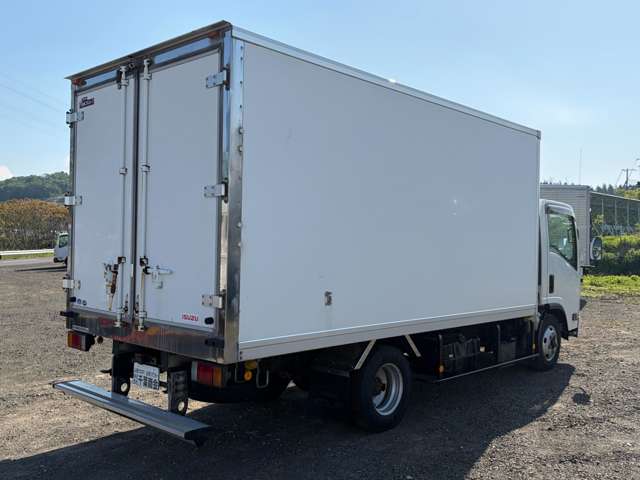 Isuzu Elf 6