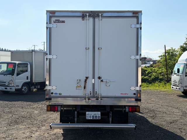 Isuzu Elf 7