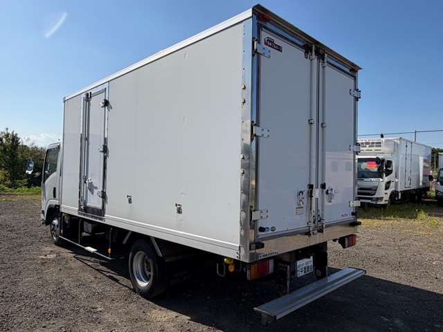 Isuzu Elf 8