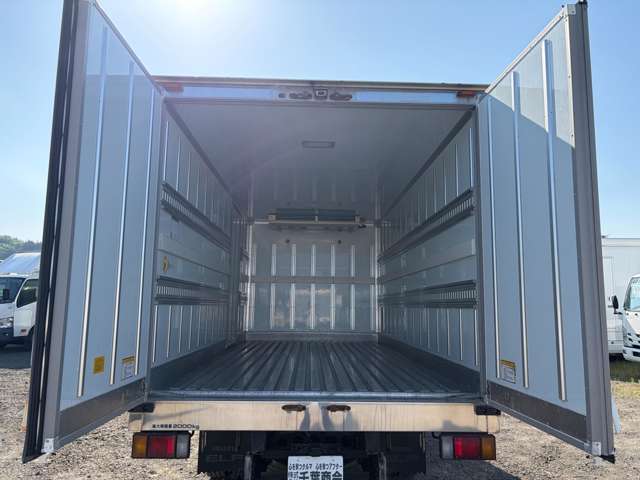 Isuzu Elf 10