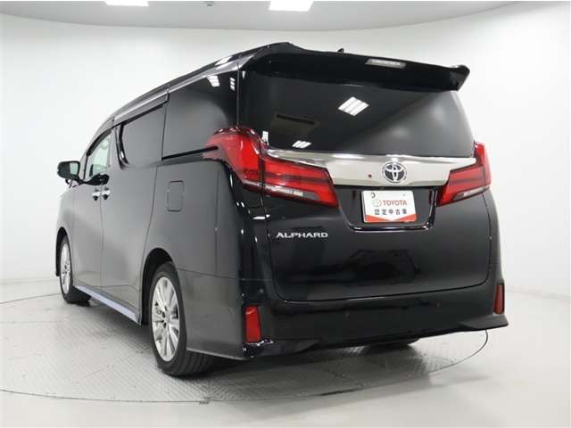 Toyota Alphard 2