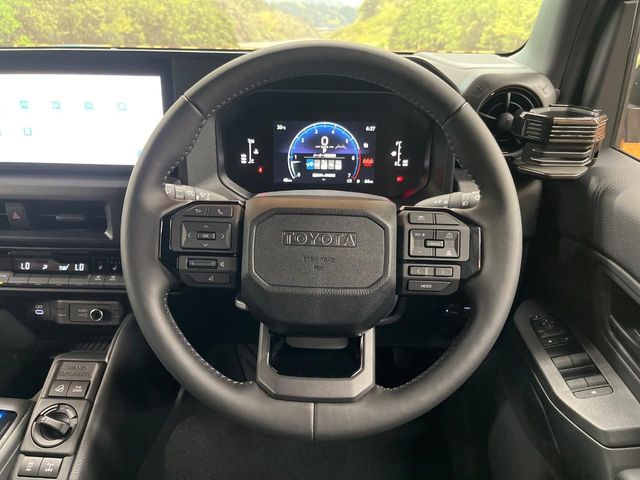 Toyota Land Cruiser FJ 11