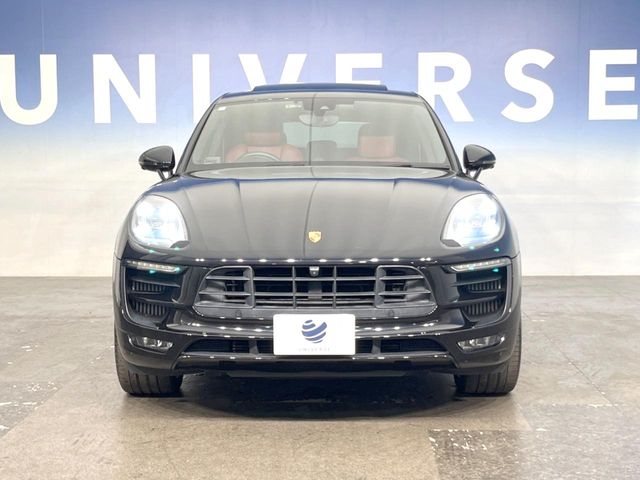 Porsche Macan 12