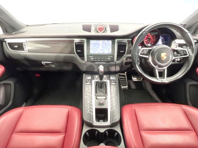 Porsche Macan 2