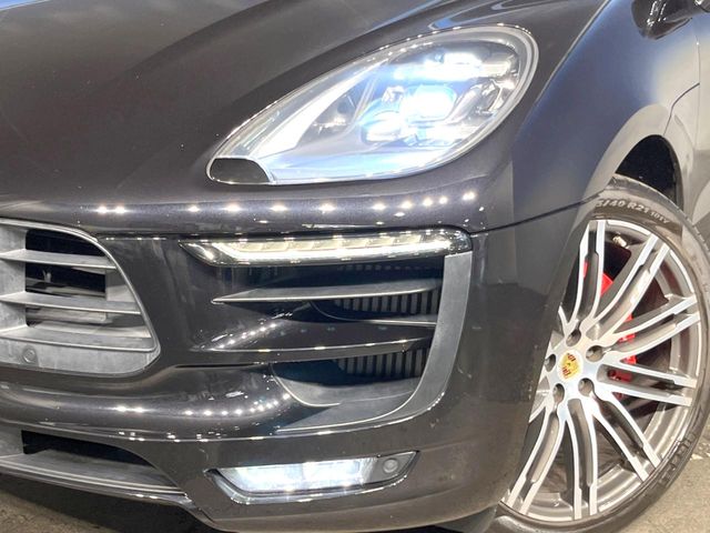 Porsche Macan 9