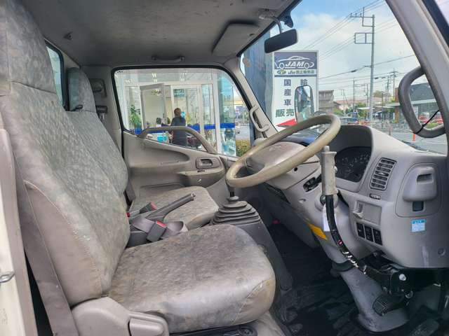 Hino Dutro 4