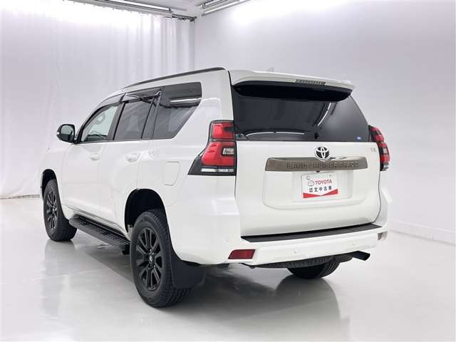Toyota Land Cruiser Prado 6