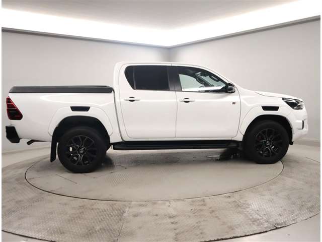 Toyota Hilux 2