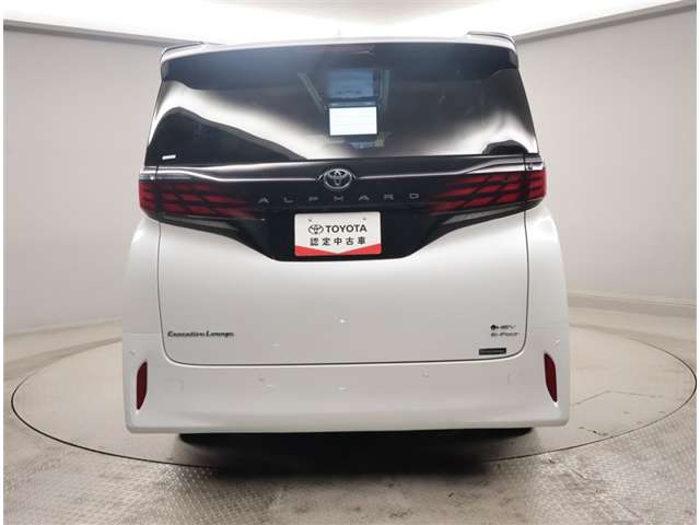 Toyota Alphard 4