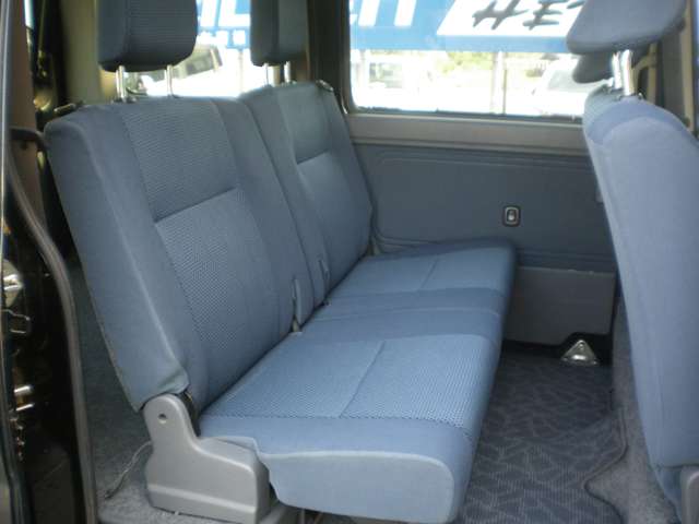 Daihatsu Hijet Cargo 12