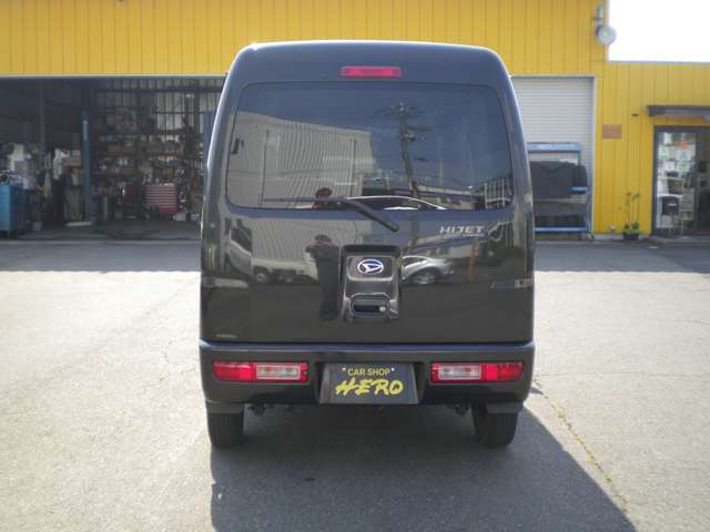 Daihatsu Hijet Cargo 8