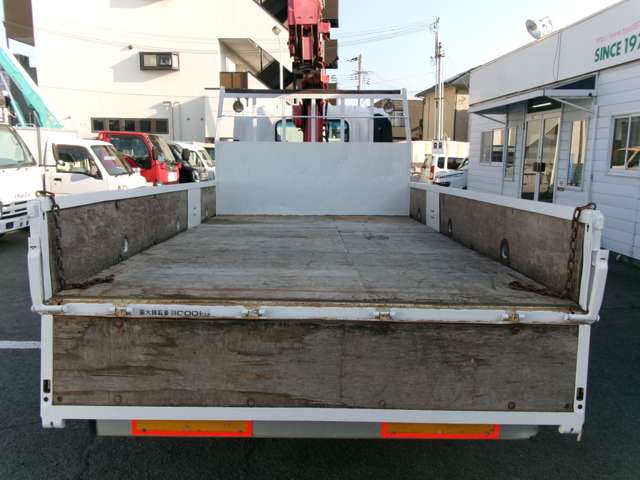 Isuzu Elf 4