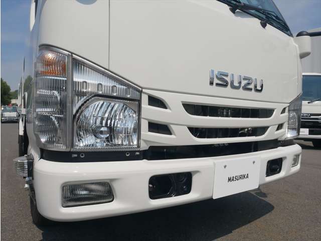 Isuzu Elf 12