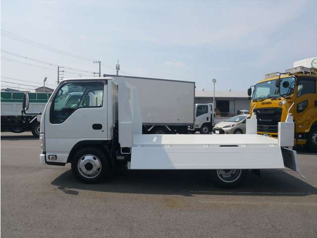 Isuzu Elf 9