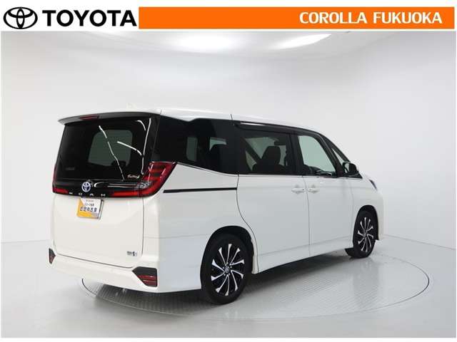 Toyota Noah 8