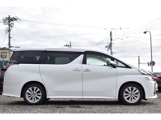 Toyota Vellfire 8