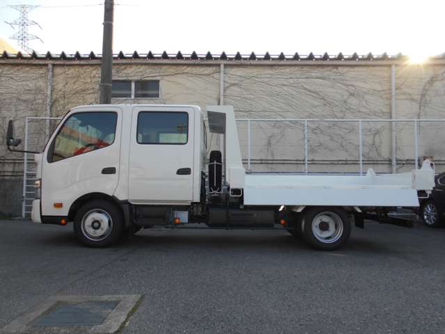 Hino Dutro 4