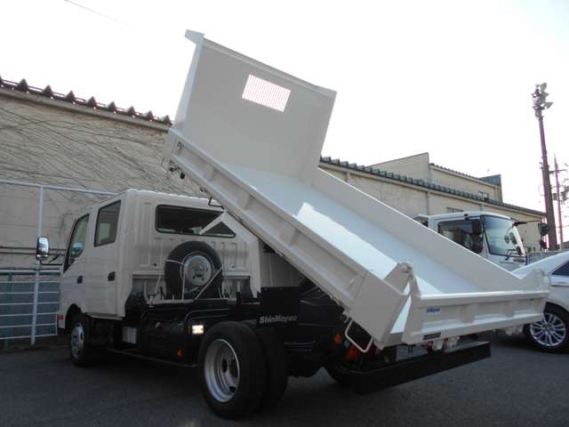 Hino Dutro 9
