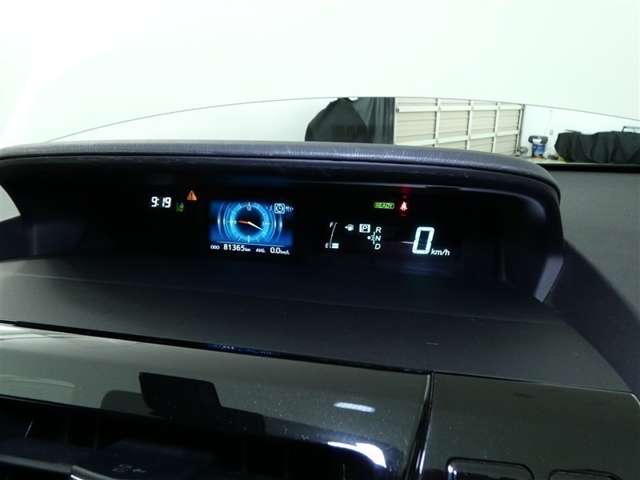 Toyota Prius α 7