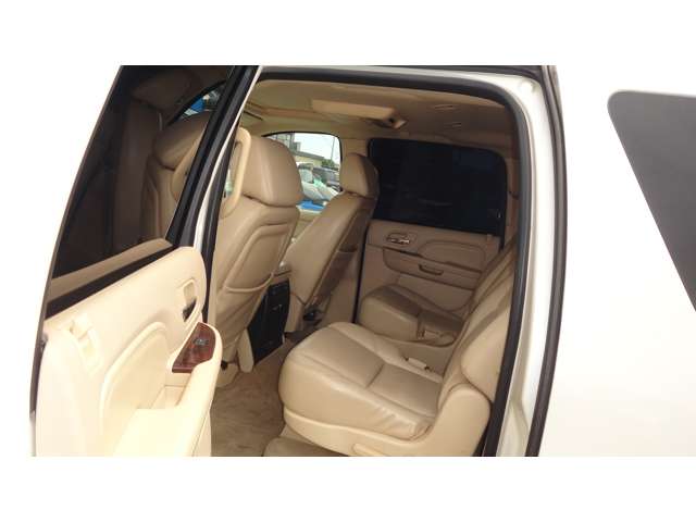 Cadillac エスカレード 4