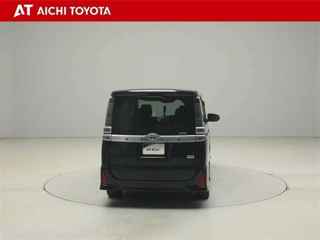 Toyota Voxy 5
