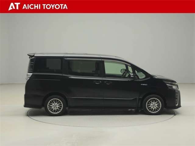 Toyota Voxy 7