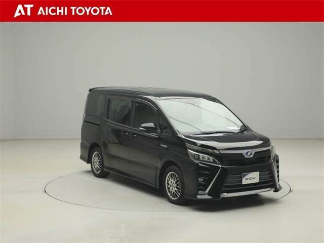 Toyota Voxy 8