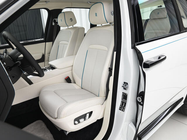 Rolls-Royce ブラックバッジカリナン 11