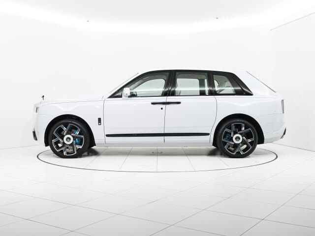 Rolls-Royce ブラックバッジカリナン 6