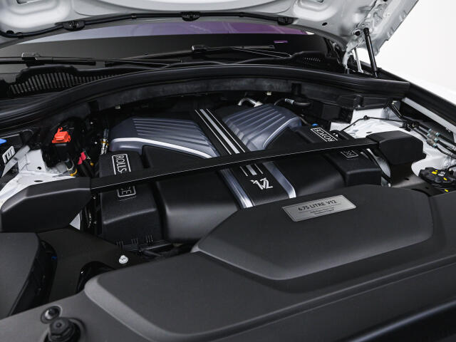 Rolls-Royce ブラックバッジカリナン 8