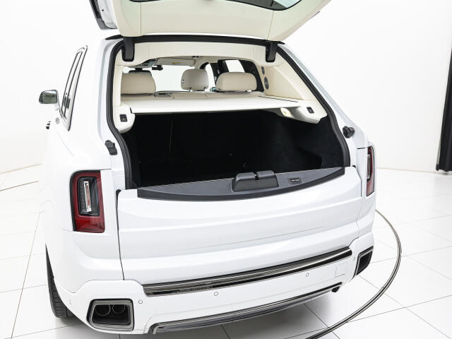 Rolls-Royce ブラックバッジカリナン 10