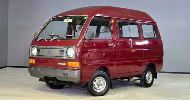 Mitsubishi Minicab Van 2