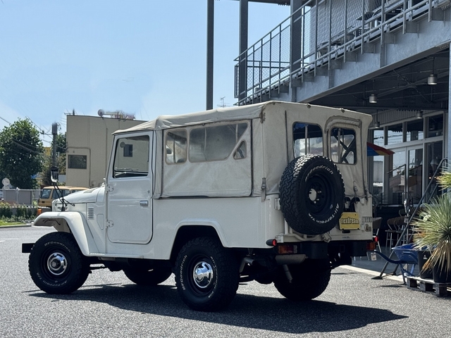 Toyota Land Cruiser 40 3