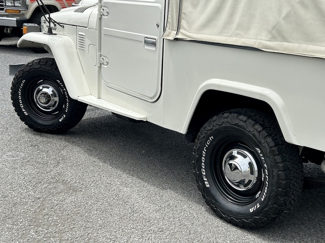 Toyota Land Cruiser 40 6