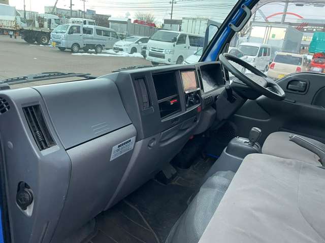 Isuzu Elf 4