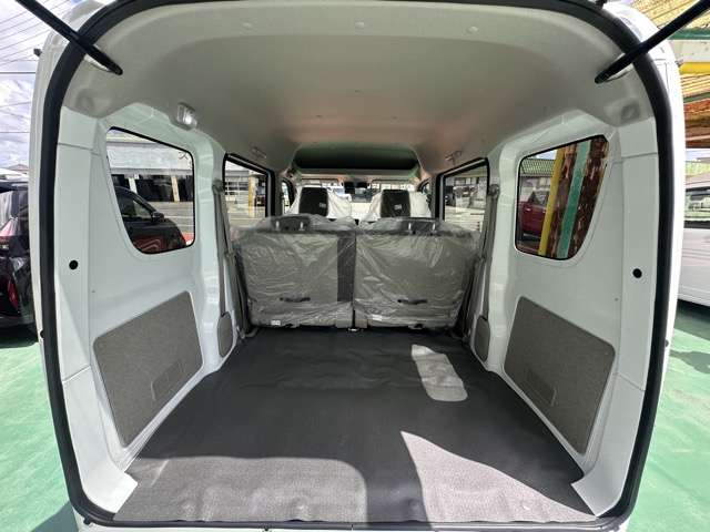 Mitsubishi Minicab Van 7