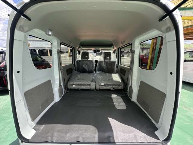 Mitsubishi Minicab Van 8