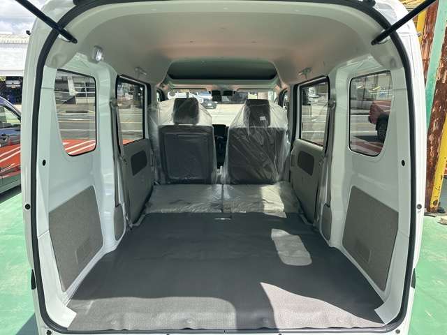 Mitsubishi Minicab Van 9