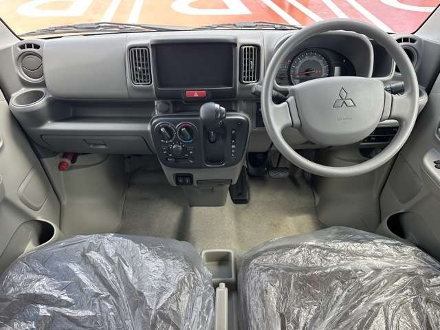 Mitsubishi Minicab Van 10