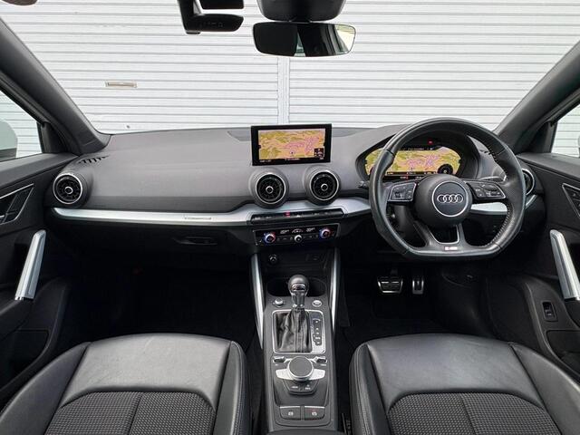 Audi Q2 6